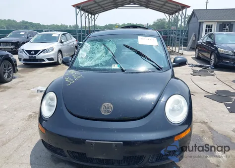 2010 Volkswagen New Beetle 2.5L z USA, uszkodzony, nr VIN 3VWPG3AG5AM018478